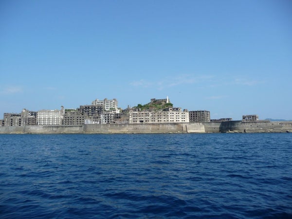 話題のスポット!世界遺産 軍艦島上陸クルーズと 長崎のおごちそうランチビュッフェ 日帰りバスツアー🚌2